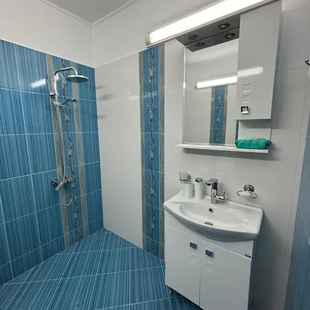 Semesterbostad Nakov *